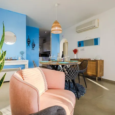 Апартаменты Sunset Sea View In *